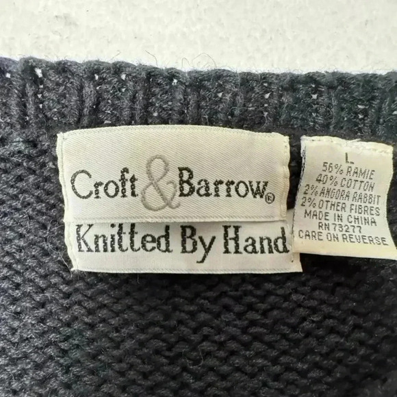 Croft & Barrow Hand Knitted Black With Muti color Snowman Sweater Size Large - Picture 14 of 16